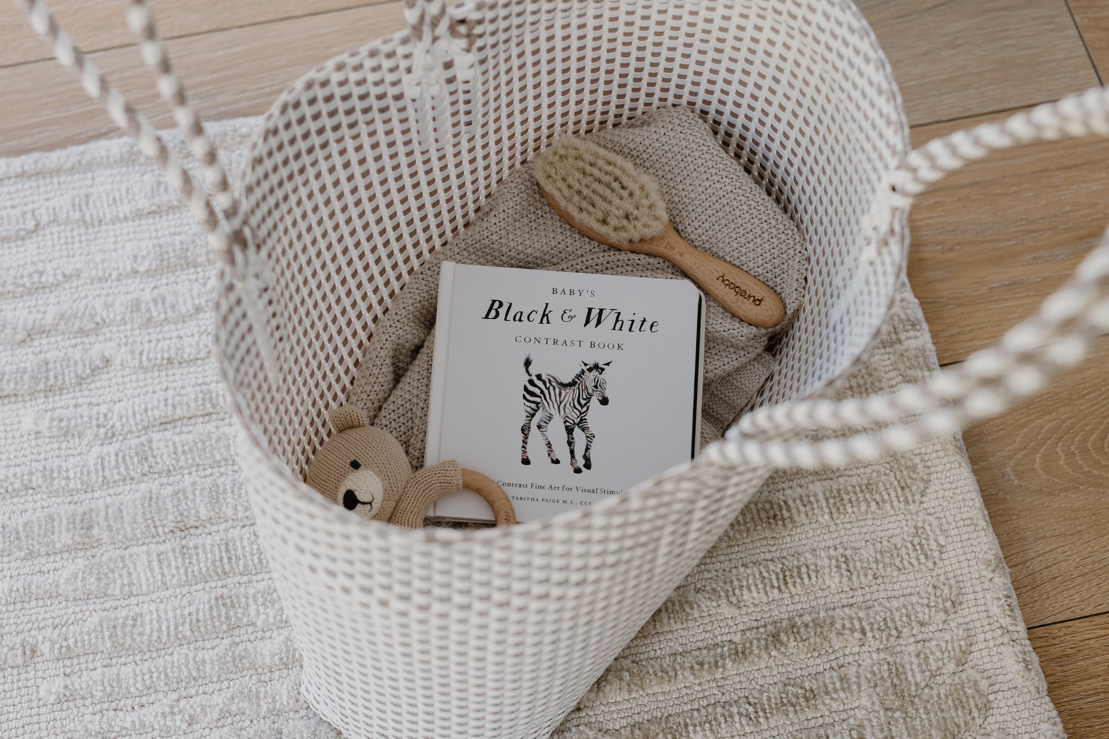 Baby's Black & White Contrast Book - Image 3