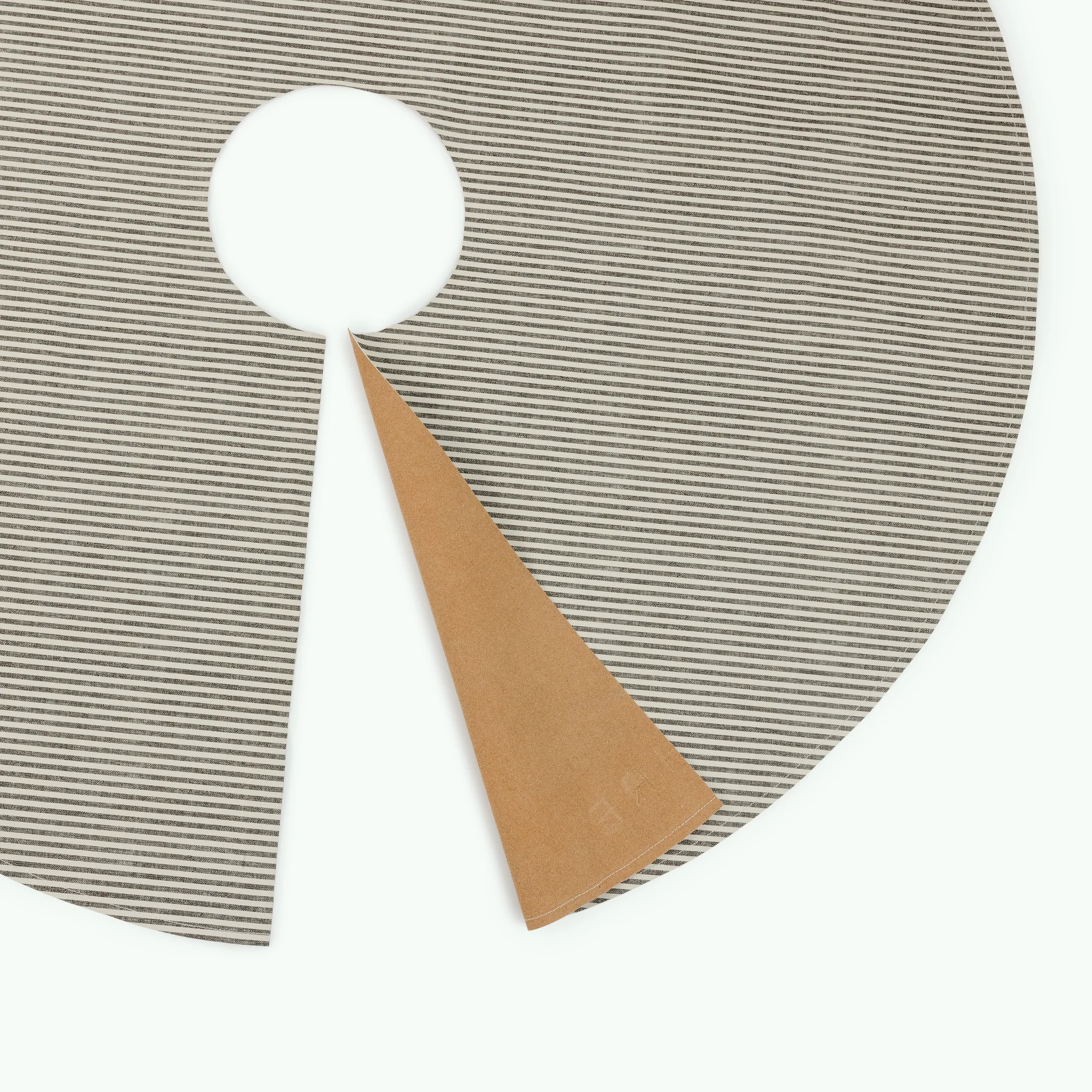 Tree Skirt - Image 6